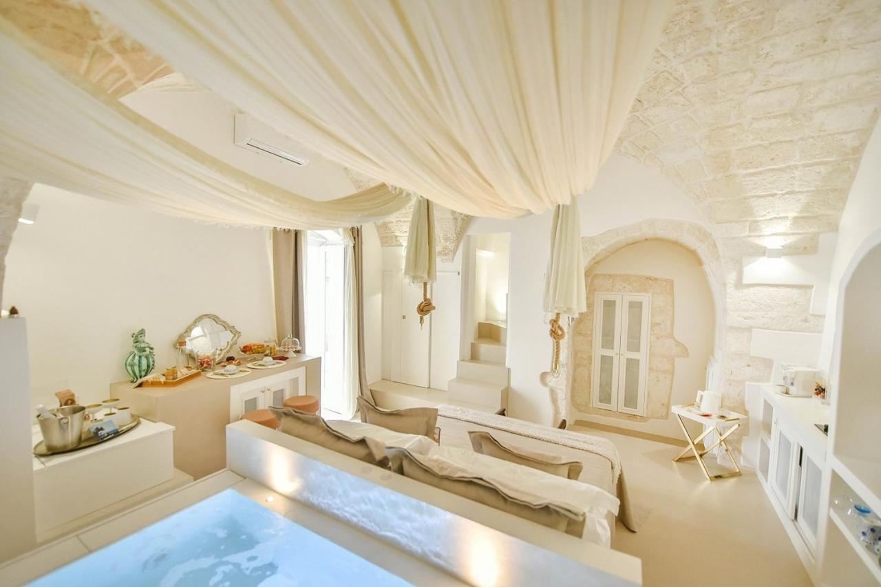Eurydice Suite With Infinity Jacuzzi 오스투니 외부 사진