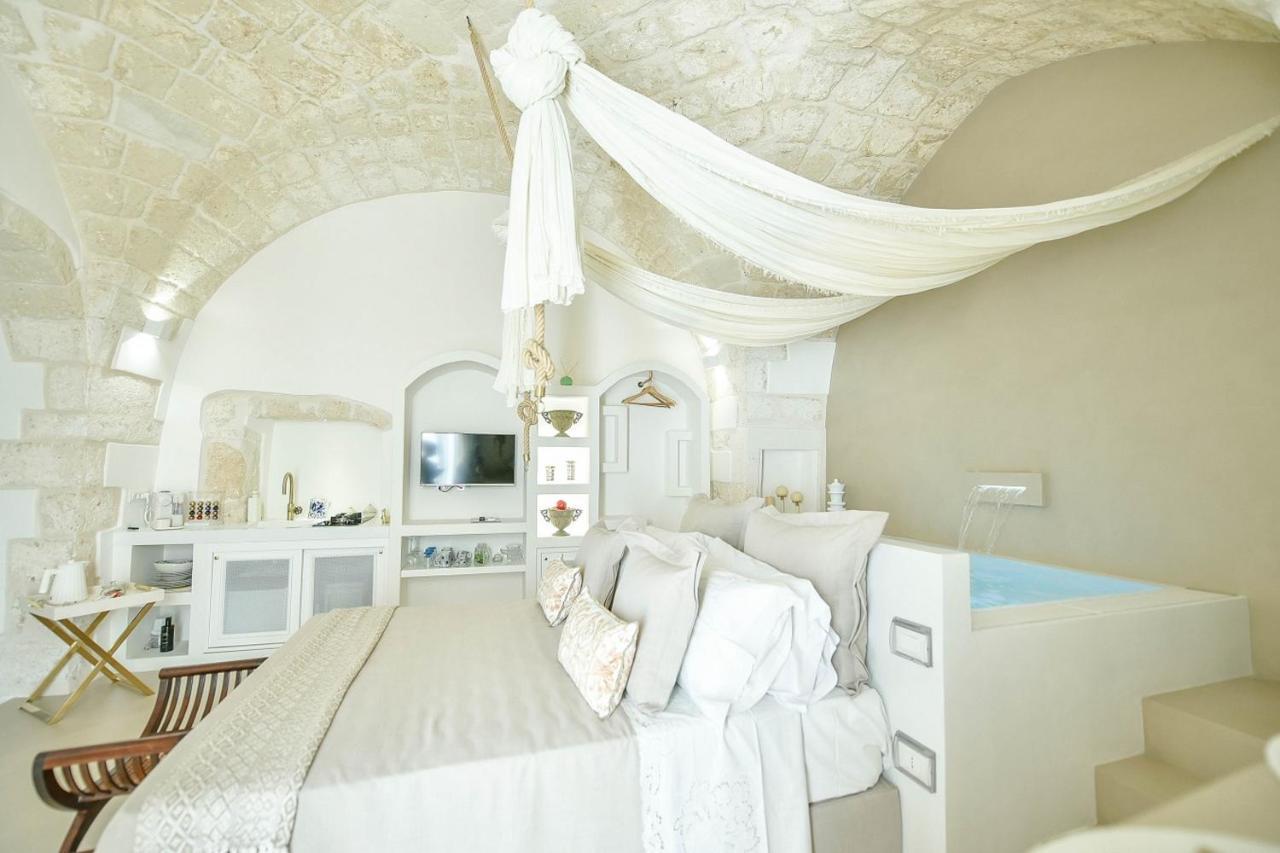 Eurydice Suite With Infinity Jacuzzi 오스투니 외부 사진